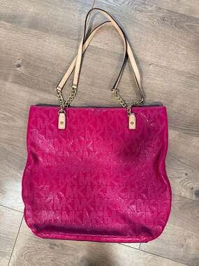 Michael Kors Jet Set Chain Tote Bag Pink Embossed MK Logo Patent Leather